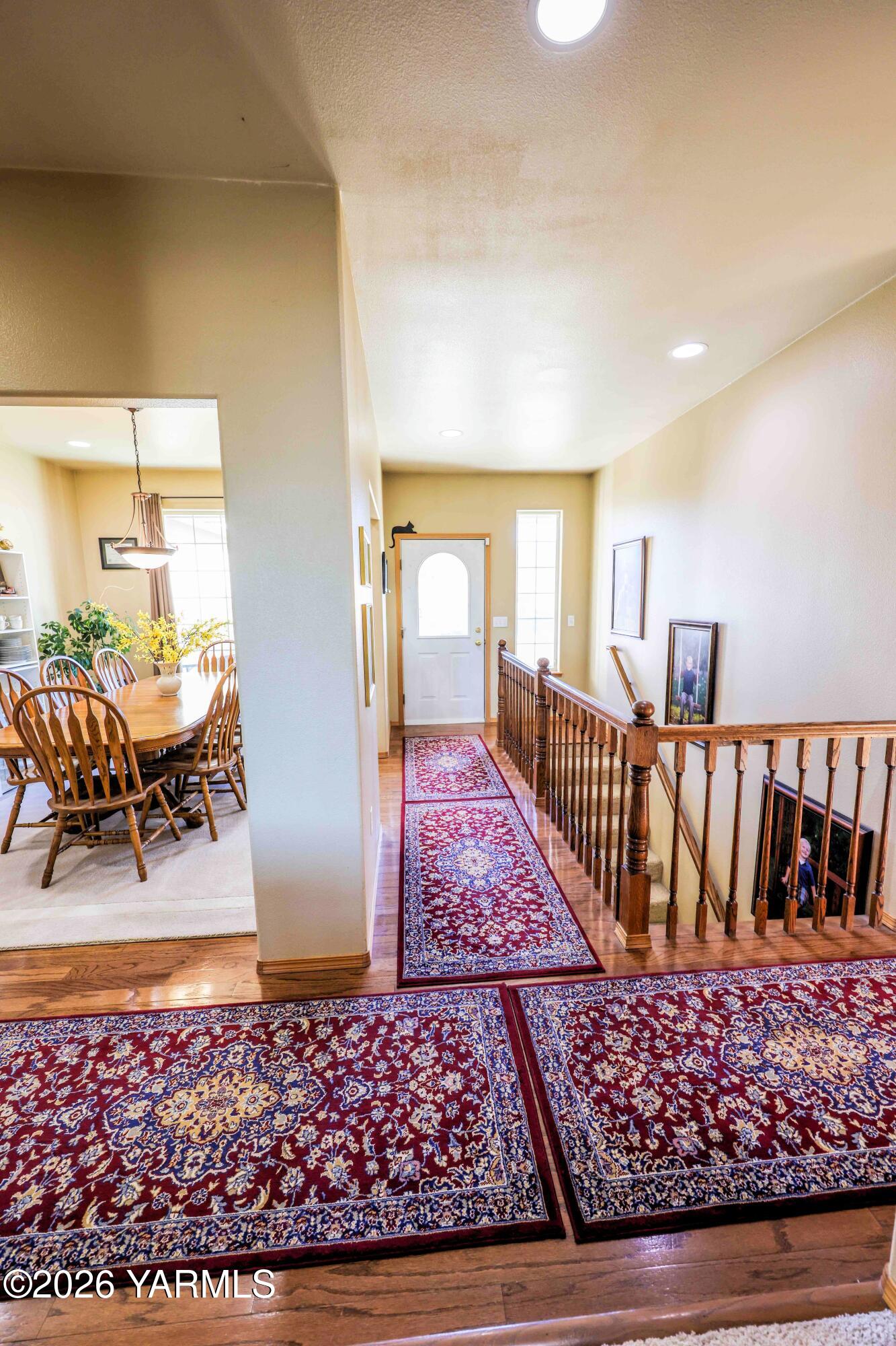 224 Heysman Road Selah, WA 98942 - Photo 12 of 28 a view of a living room and dining room