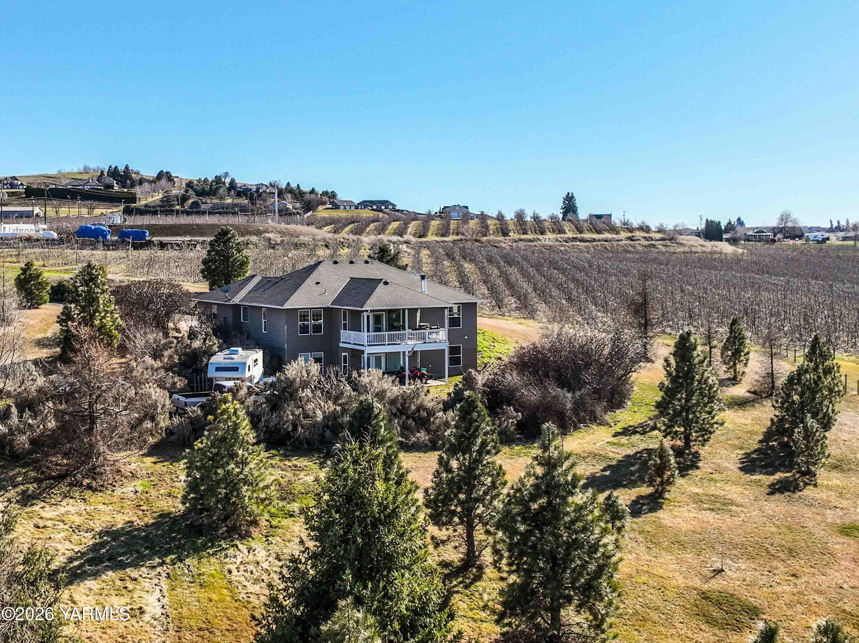 224 Heysman Road Selah, WA 98942 - Photo 3 of 28 a view of a city