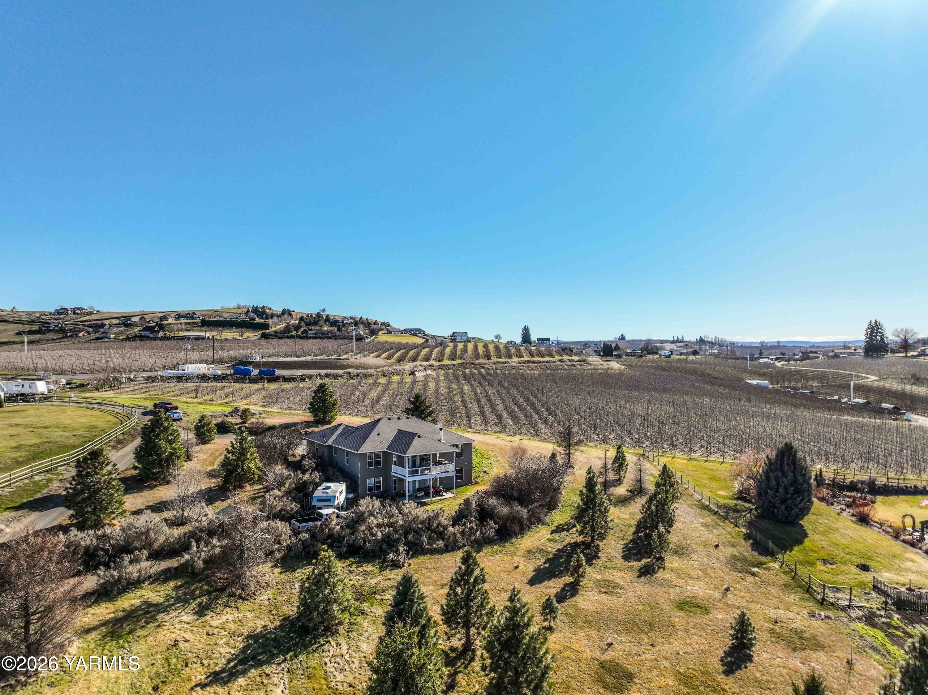 224 Heysman Road Selah, WA 98942 - Photo 4 of 28 a view of a lake with outdoor space