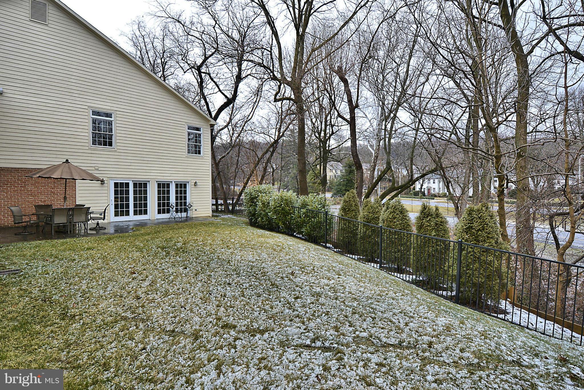 32 Roland Green, Unit 16 Baltimore, MD 21210 - Photo 29 of 29 rear yard leading from lower office