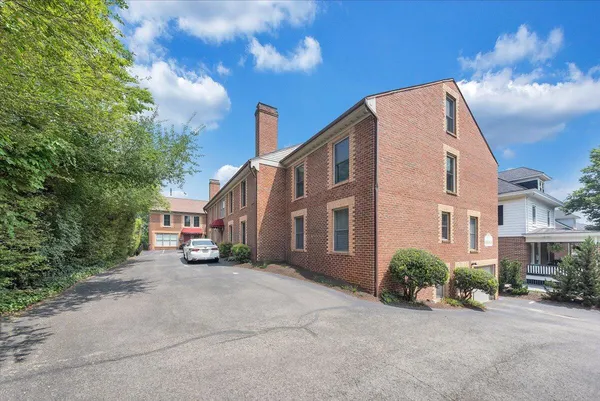 $334,999 | 2231 Broadway Avenue Southwest, Unit C, Roanoke, VA 24014