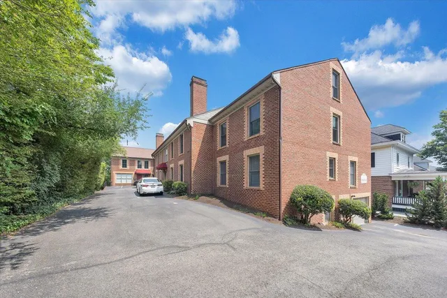 $339,999 | 2231 Broadway Avenue Southwest, Unit C, Roanoke, VA 24014