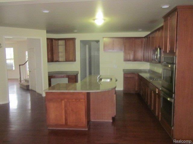 3822 Winding Brk Circle Rochester, MI 48309 - Photo 13 of 19 Winding Brook Kitchen