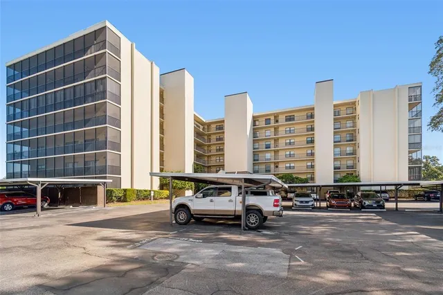 $279,000 | 3400 Cove Cay Drive, Unit 7H, Clearwater, FL 33760