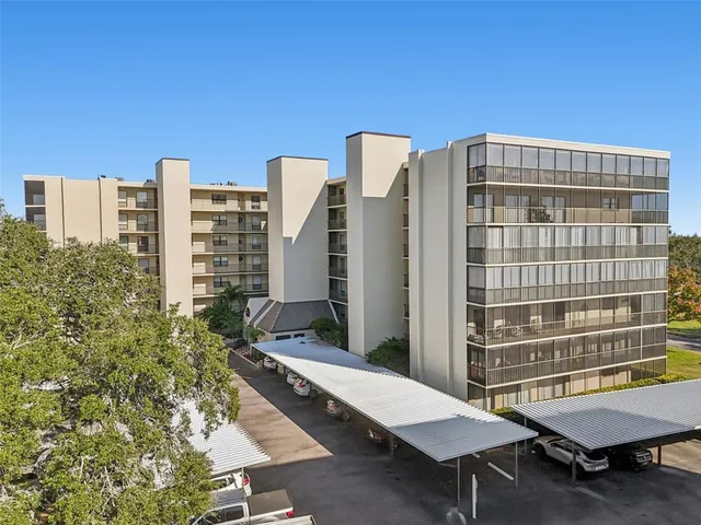 $279,000 | 3400 Cove Cay Drive, Unit 7H, Clearwater, FL 33760