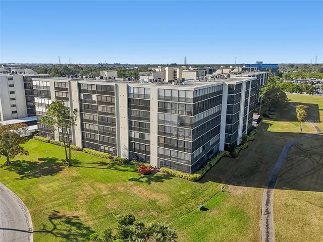 $279,000 | 3400 Cove Cay Drive, Unit 7H, Clearwater, FL 33760