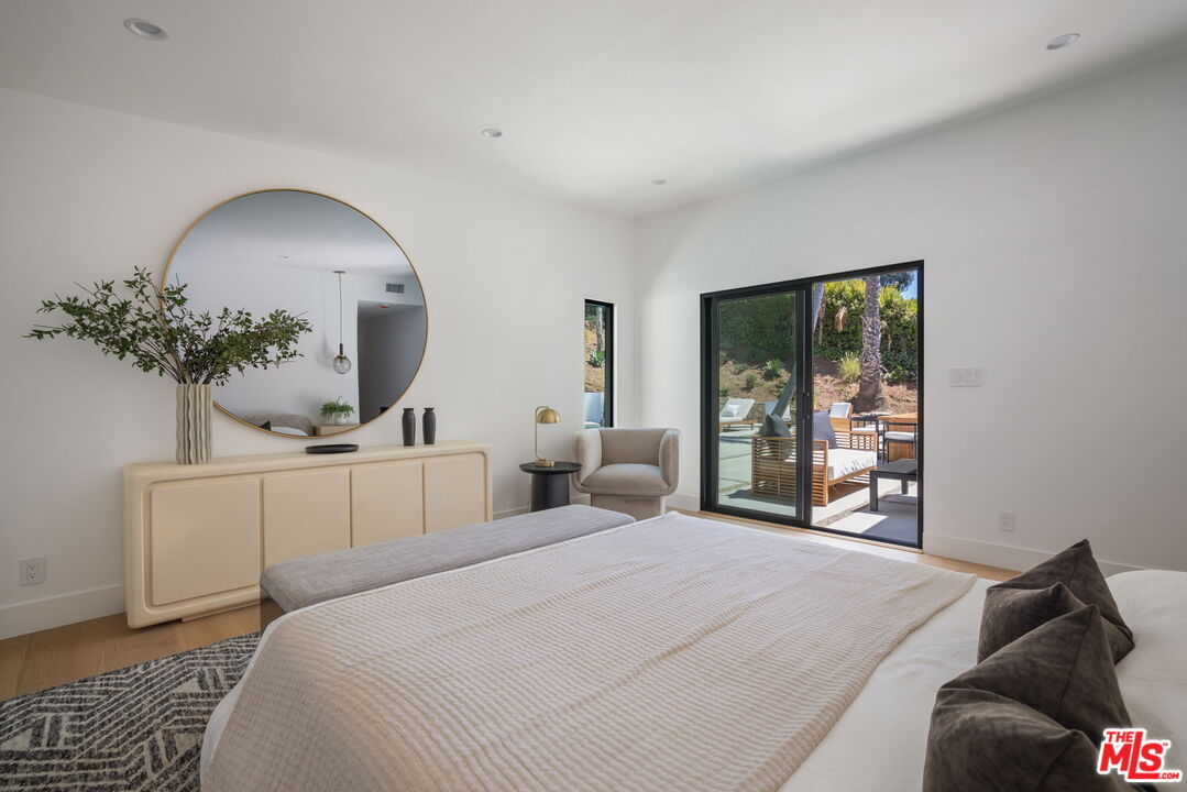 13535 Bayliss Road Los Angeles, CA 90049 - Photo 20 of 40 Gallery Image 20