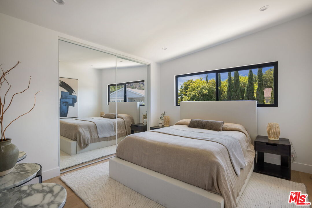 13535 Bayliss Road Los Angeles, CA 90049 - Photo 25 of 40 Gallery Image 25