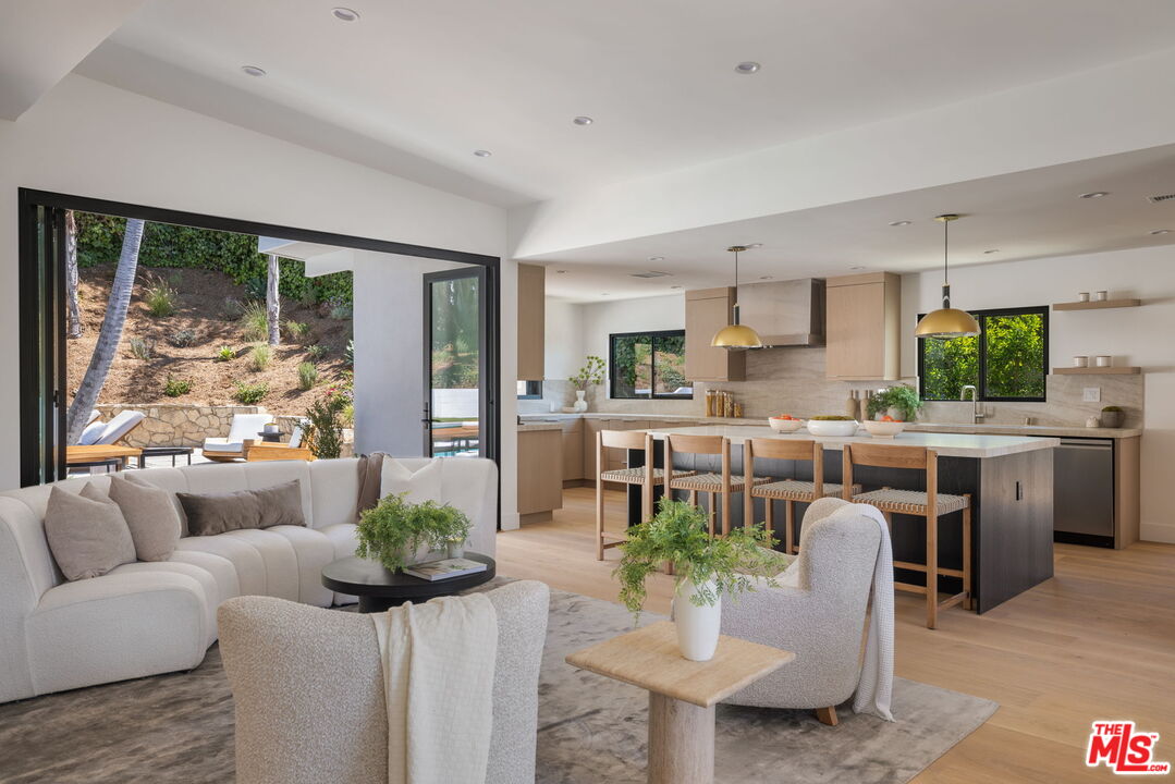 13535 Bayliss Road Los Angeles, CA 90049 - Photo 3 of 40 Gallery Image 3