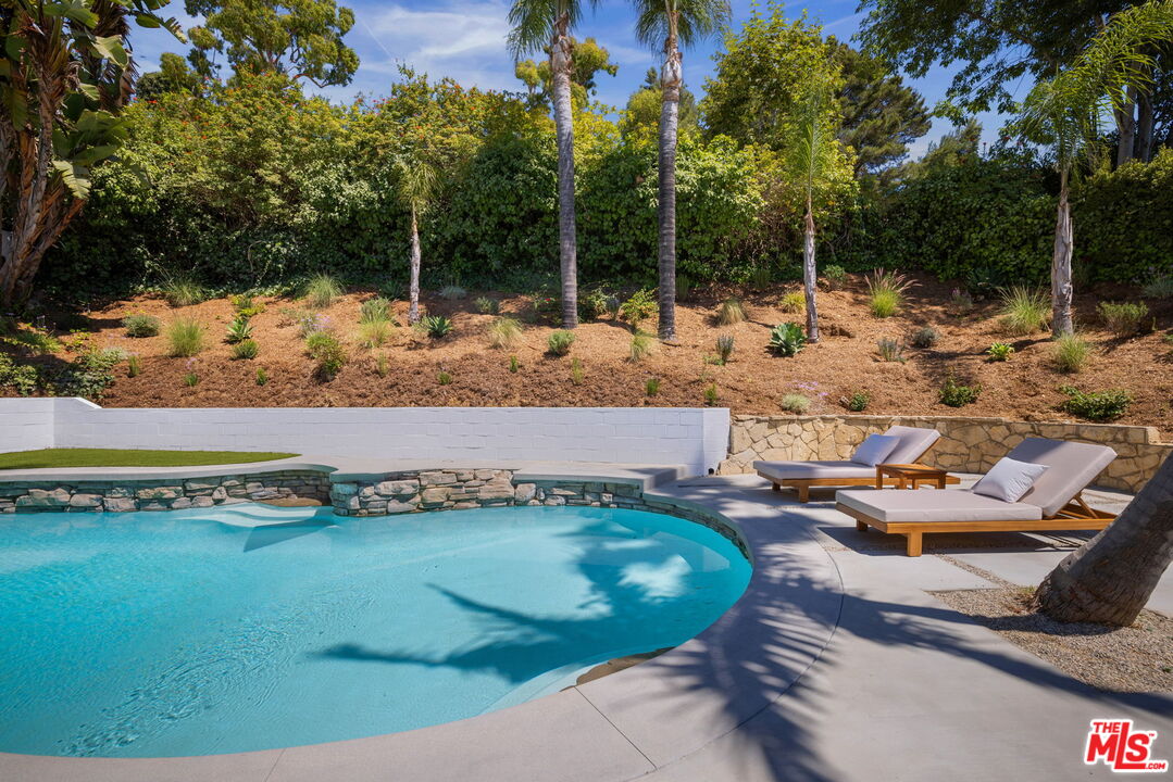 13535 Bayliss Road Los Angeles, CA 90049 - Photo 38 of 40 Gallery Image 38