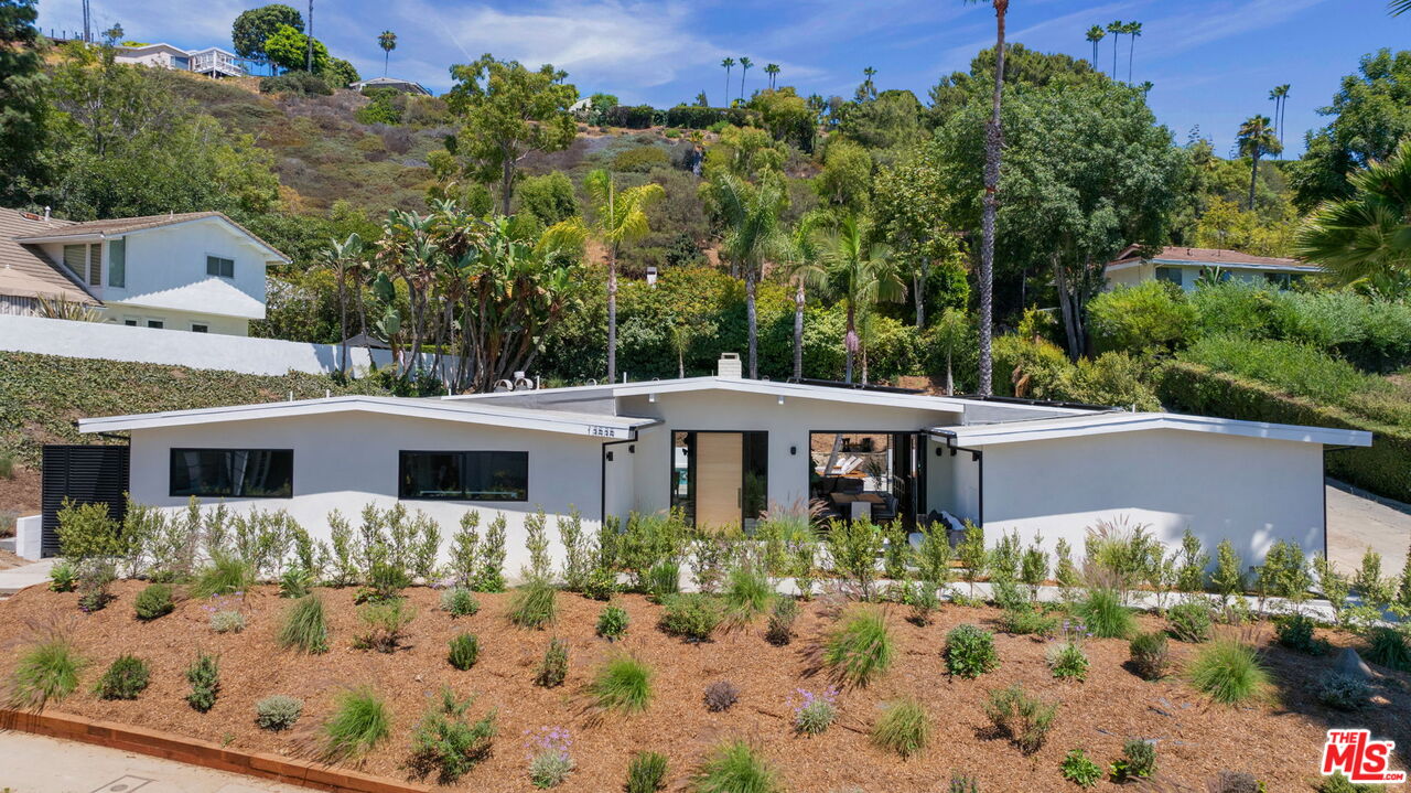 13535 Bayliss Road Los Angeles, CA 90049 - Photo 40 of 40 Gallery Image 40