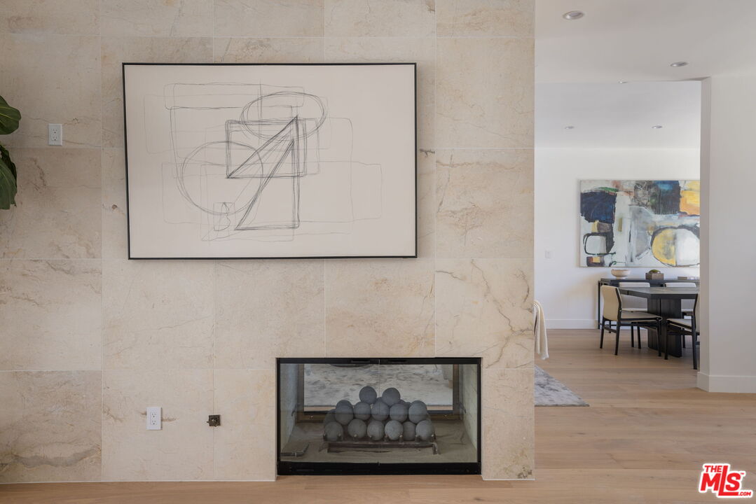 13535 Bayliss Road Los Angeles, CA 90049 - Photo 10 of 40 Gallery Image 10