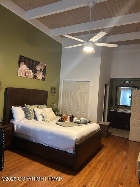 113 Condor Drive, Unit 30 Tamiment, PA 18371 - Photo 18 of 20 a bedroom with a bed and a couch