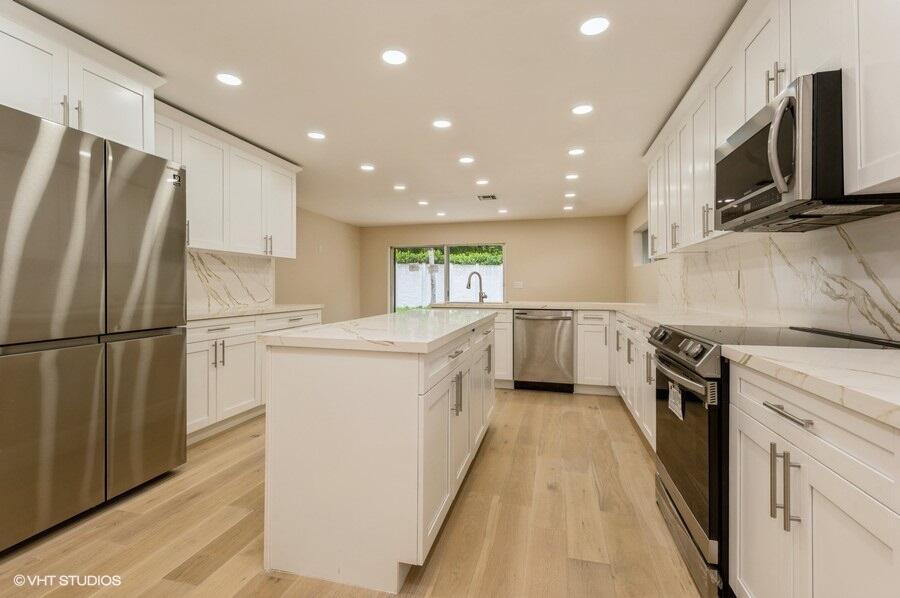 140 West Lee Road Delray Beach, FL 33445 - Photo 16 of 37 Kitchen