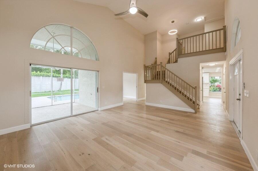 140 West Lee Road Delray Beach, FL 33445 - Photo 10 of 37 Living Room