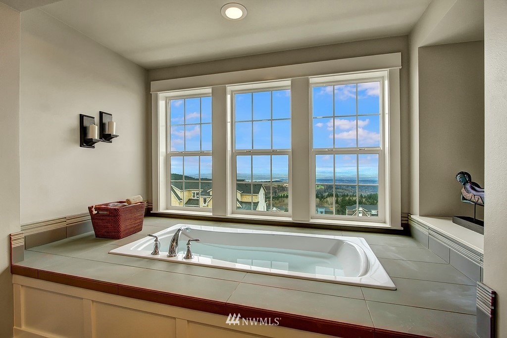 10048 Northeast 162nd Street Bothell, WA 98011 - Photo 22 of 24 Gallery Image 22