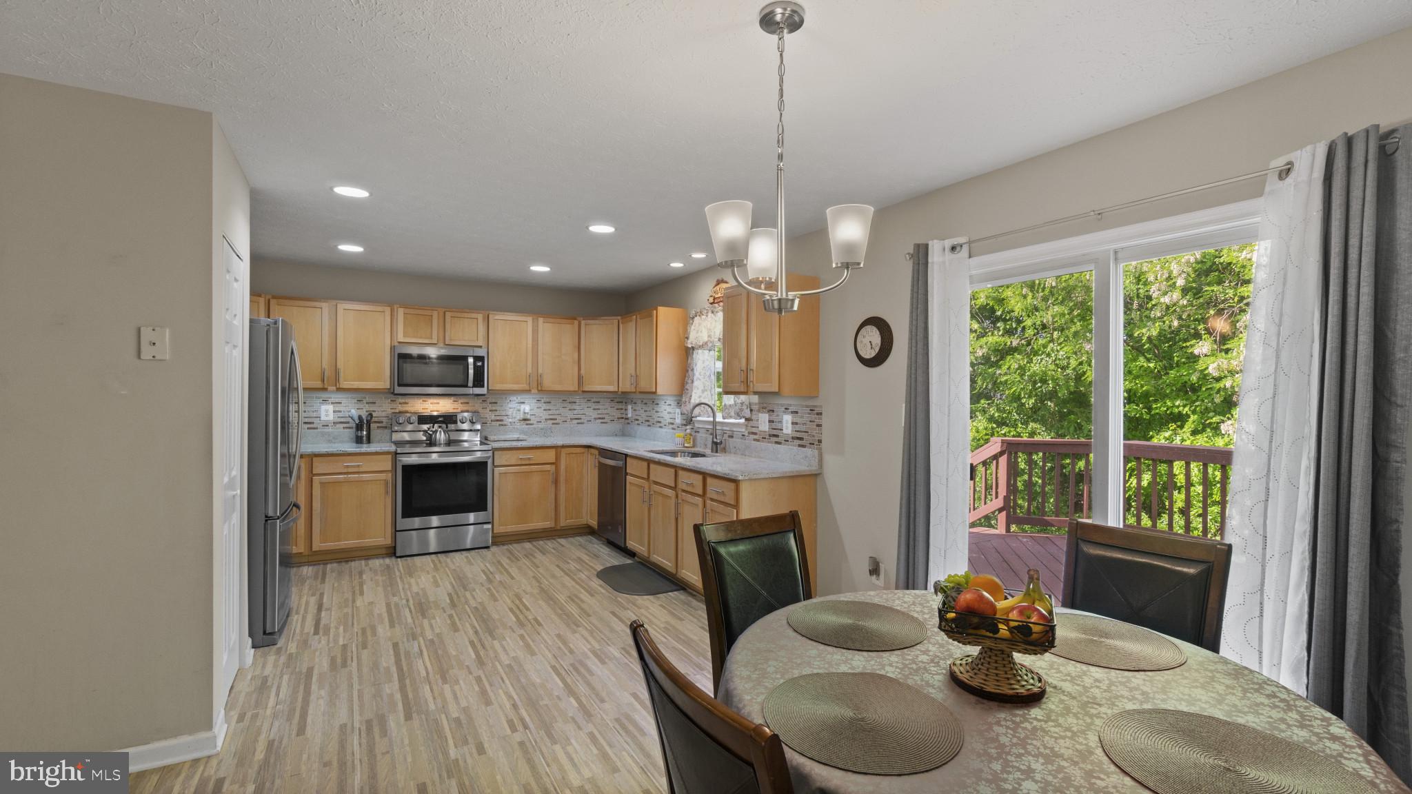 2818 Profitt Path Edgewood, MD 21040 - Photo 2 of 33 Kitchen w/ breakfast nook