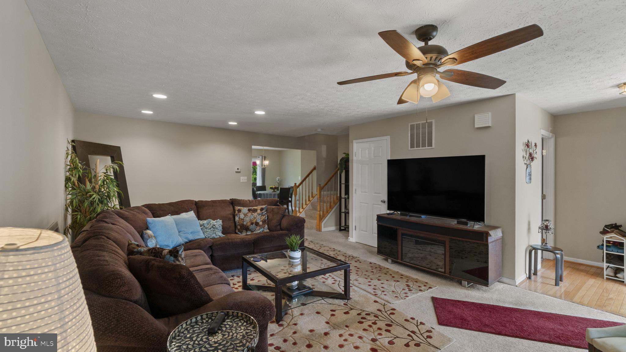 2818 Profitt Path Edgewood, MD 21040 - Photo 5 of 33 Living Room