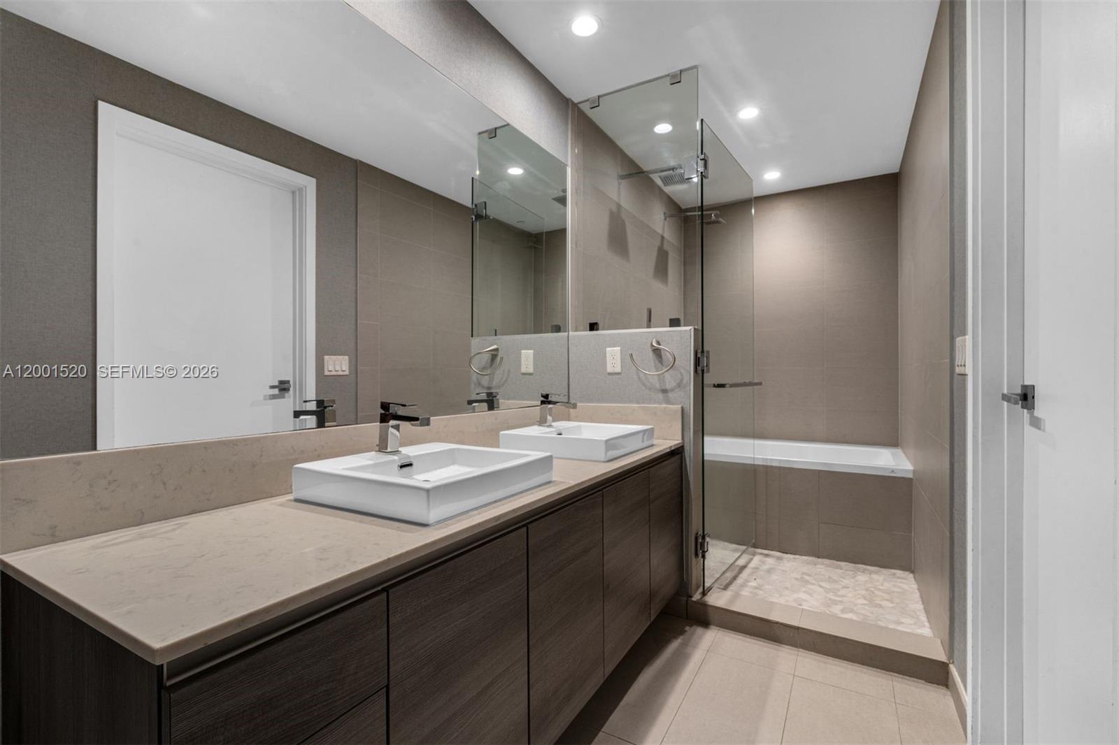 1080 Brickell Avenue, Unit 905 Miami, FL 33131 - Photo 16 of 23