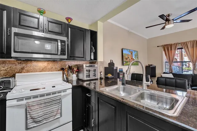 $385,000 | 603 Southwest 107th Avenue, Unit 1701, Pembroke Pines, FL 33025