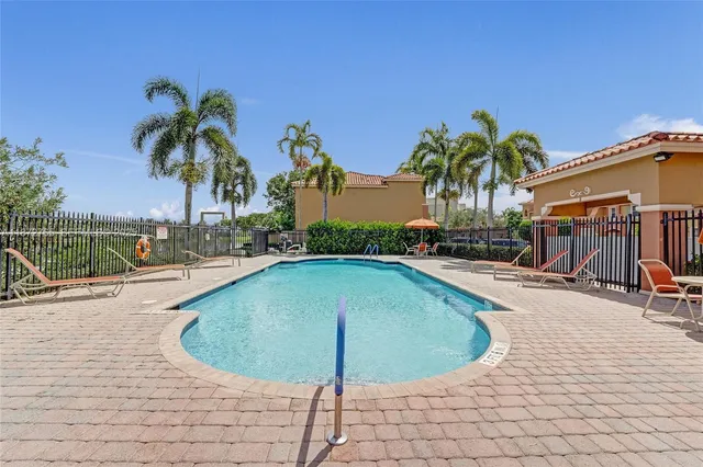 $385,000 | 603 Southwest 107th Avenue, Unit 1701, Pembroke Pines, FL 33025