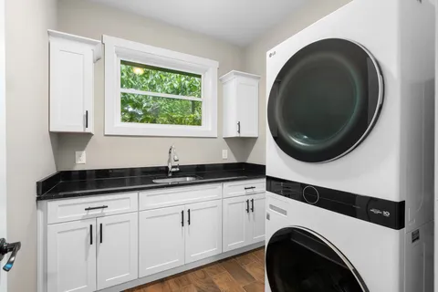 $569,500 | 2129 Wooddale Lane, Nashville, TN 37214