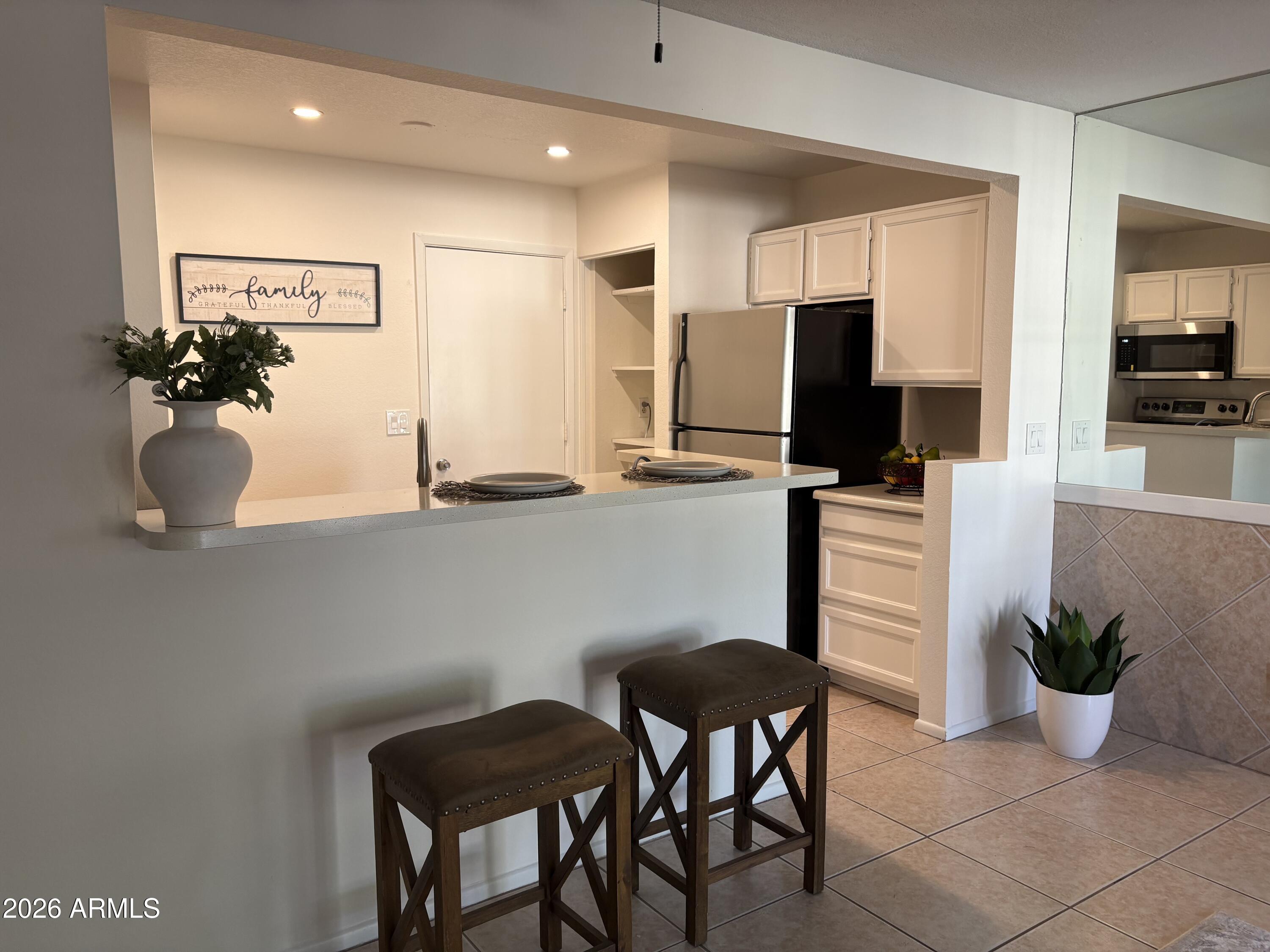 30 East Brown Road, Unit 1024 Mesa, AZ 85201 - Photo 11 of 29 Kitchen