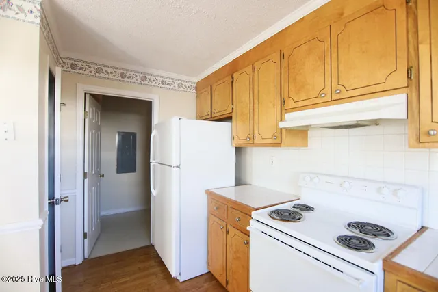 $1,100 | 3826 Sterling Pointe Drive, Unit N10, Winterville, NC 28590