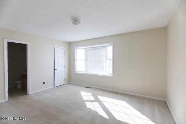 $1,100 | 3826 Sterling Pointe Drive, Unit N10, Winterville, NC 28590