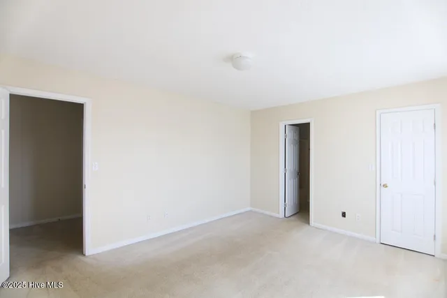 $1,100 | 3826 Sterling Pointe Drive, Unit N10, Winterville, NC 28590