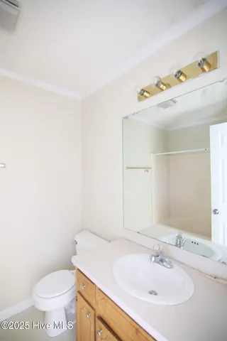 $1,100 | 3826 Sterling Pointe Drive, Unit N10, Winterville, NC 28590