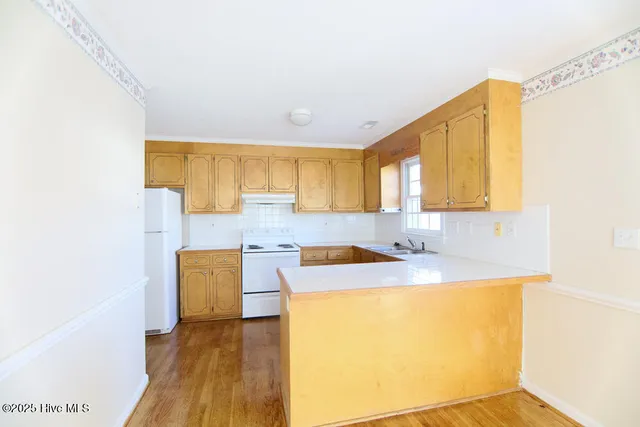 $1,100 | 3826 Sterling Pointe Drive, Unit N10, Winterville, NC 28590