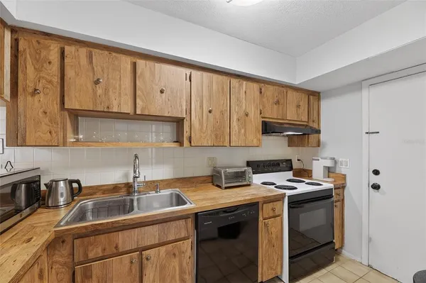 $145,000 | 1879 Lichen Lane, Unit B, Clearwater, FL 33760