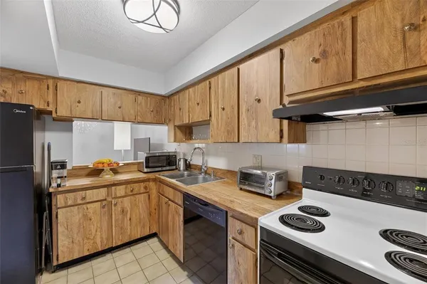 $145,000 | 1879 Lichen Lane, Unit B, Clearwater, FL 33760