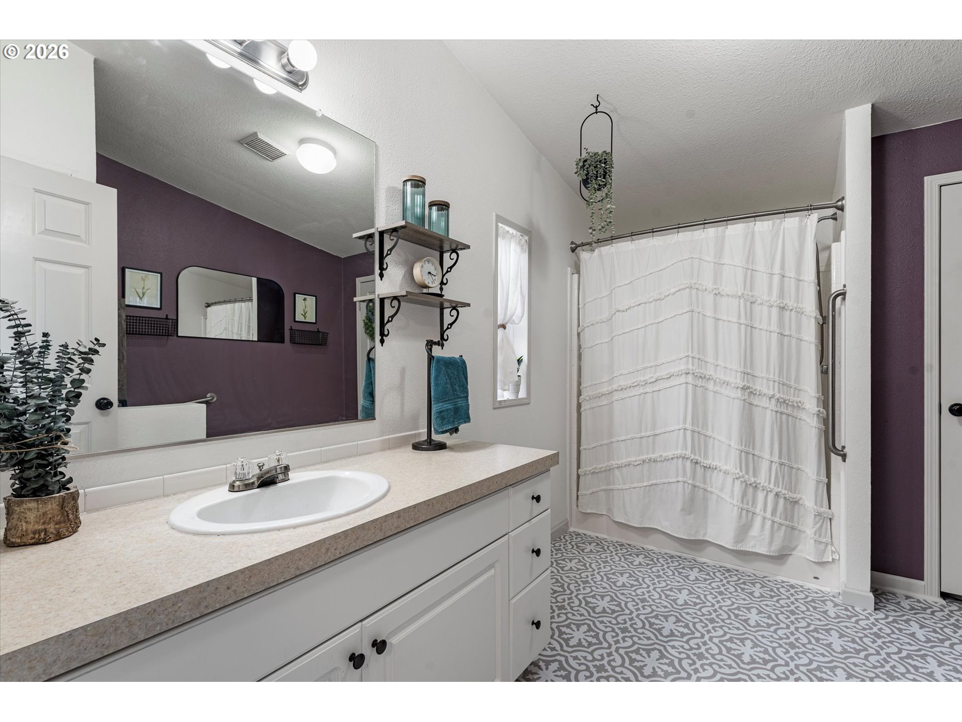 207 Court Street Enterprise, OR 97828 - Photo 24 of 47 Attached Bathroom #1