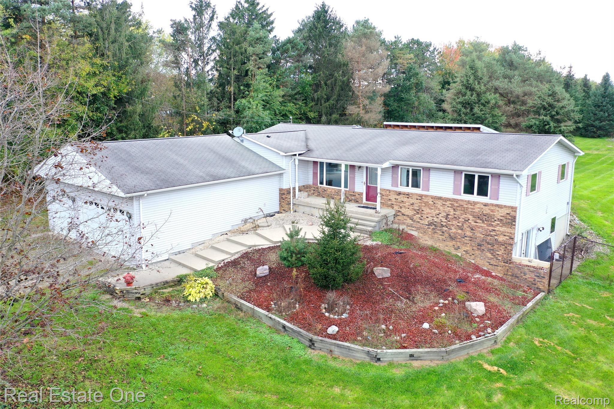 12463 Green Road Goodrich, MI 48438 - Photo 2 of 50 2.jpeg