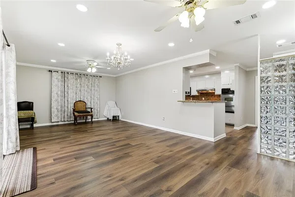 $344,500 | 1713 Vegas Drive, Metairie, LA 70003