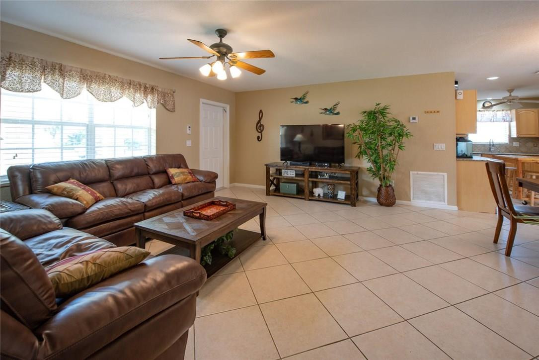 11155 Landsman Street Boca Raton, FL 33428 - Photo 5 of 26 Photo 5