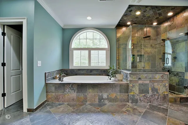 a view of empty room with window