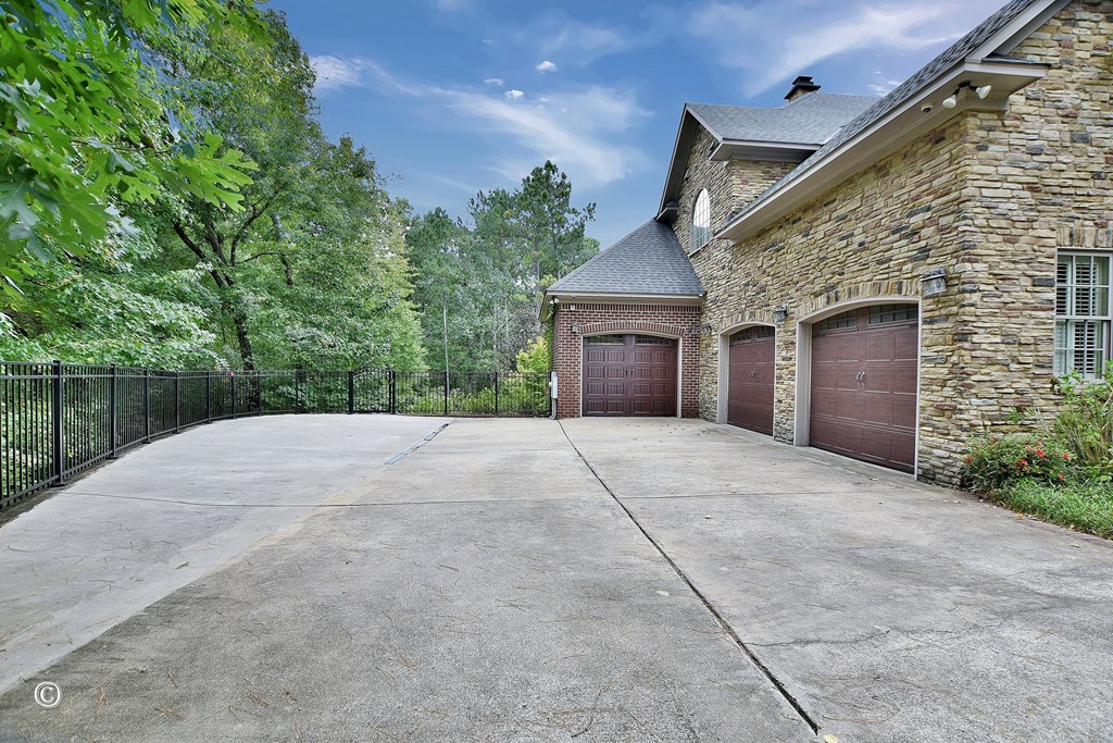 50 Grizzly Court Fortson, GA 31808 - Photo 4 of 59 3 Car Garages and Parking Pad