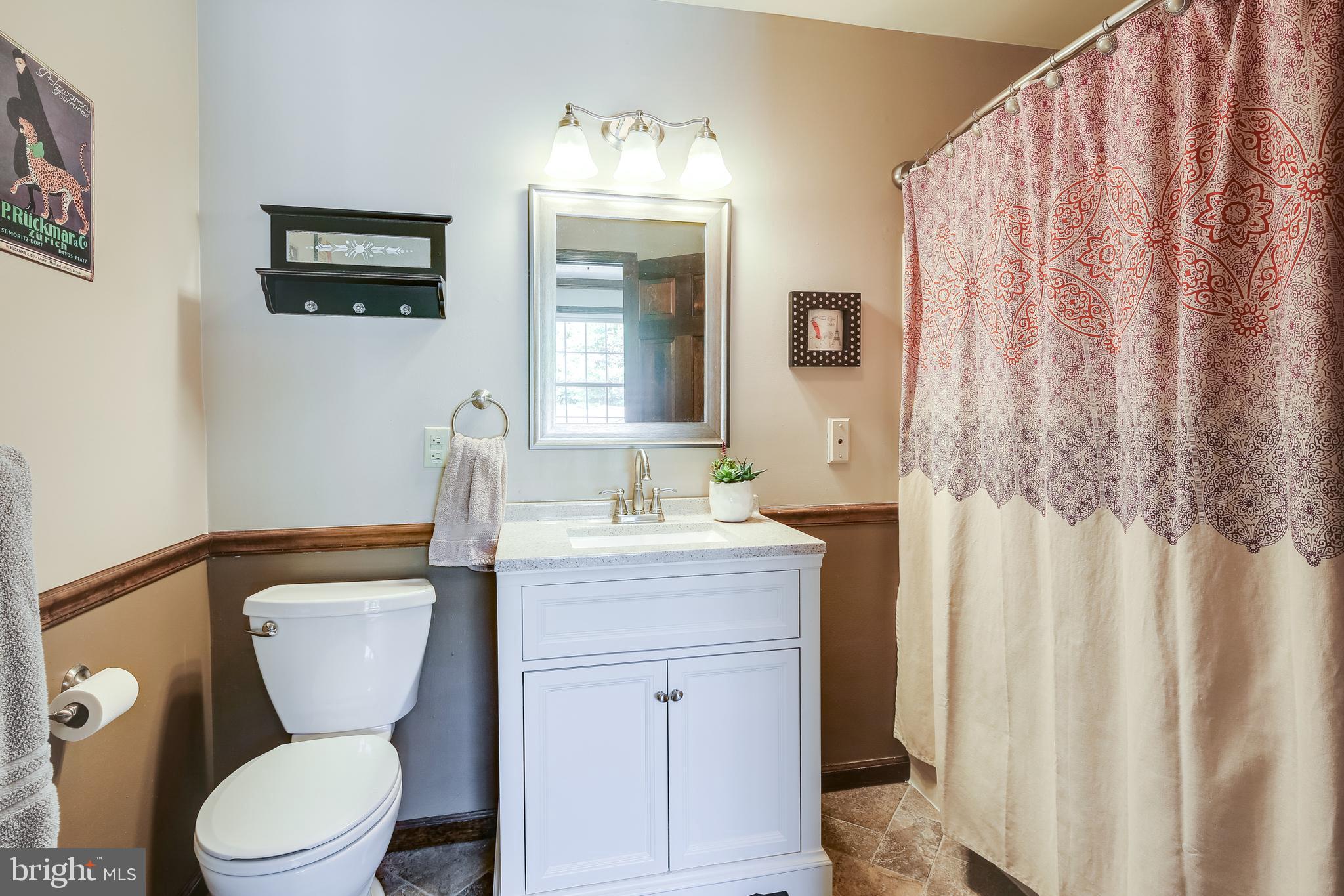 21613 Mt Lena Road Boonsboro, MD 21713 - Photo 25 of 39 Upper level full bath.