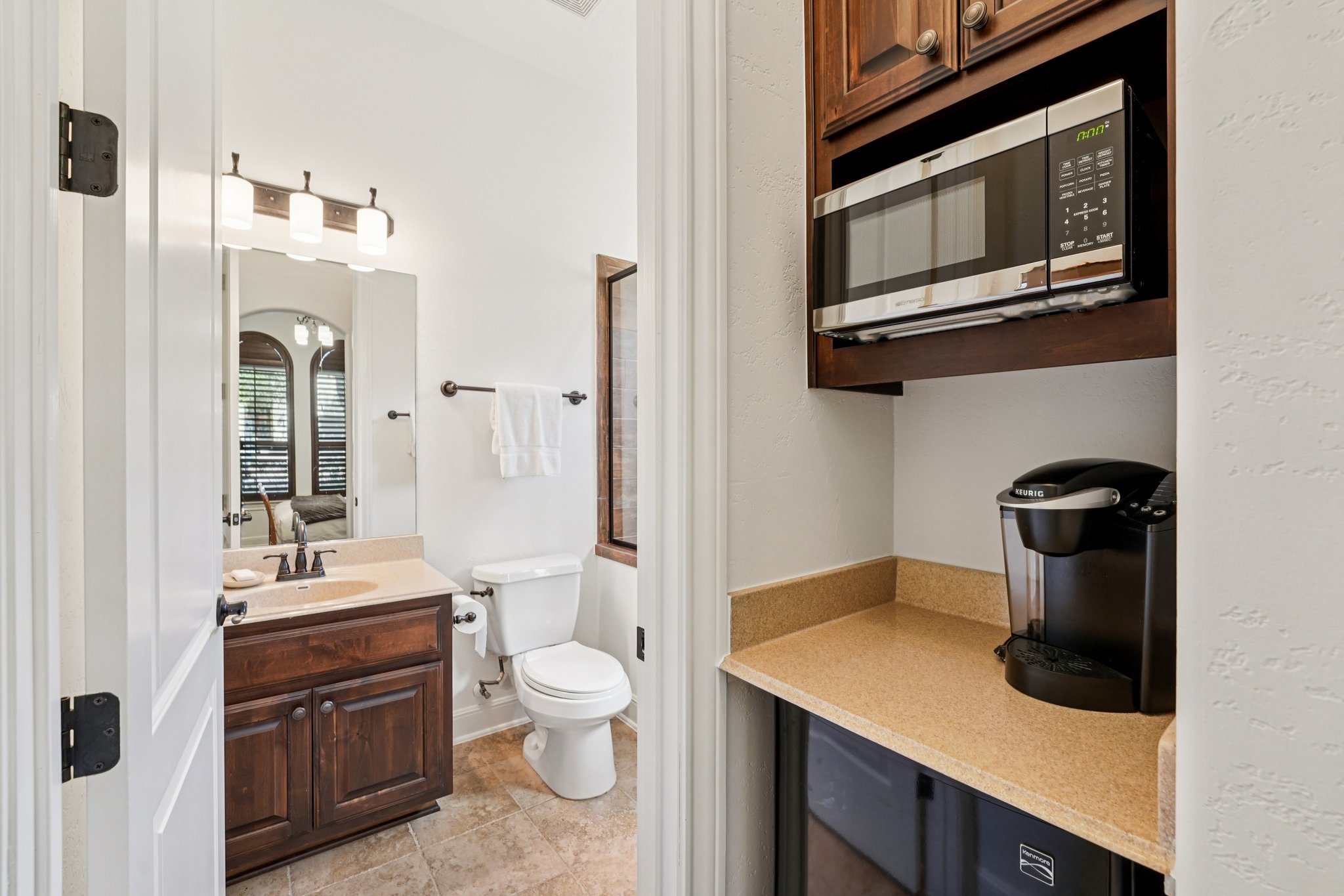 11613 Shadestone Terrace Austin, TX 78732 - Photo 12 of 34 Casita Mini Kitchen