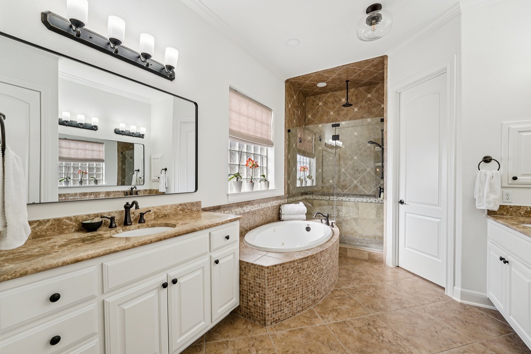 11613 Shadestone Terrace Austin, TX 78732 - Photo 9 of 34