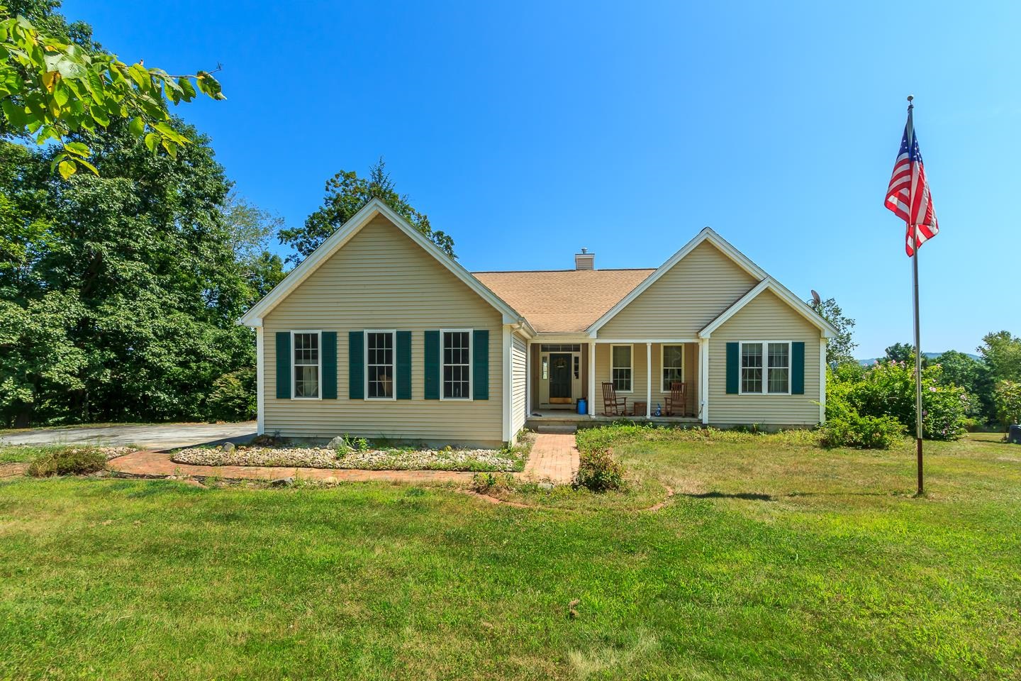 263 Cochran Hill Road New Boston, NH 03070 - Photo 1 of 33