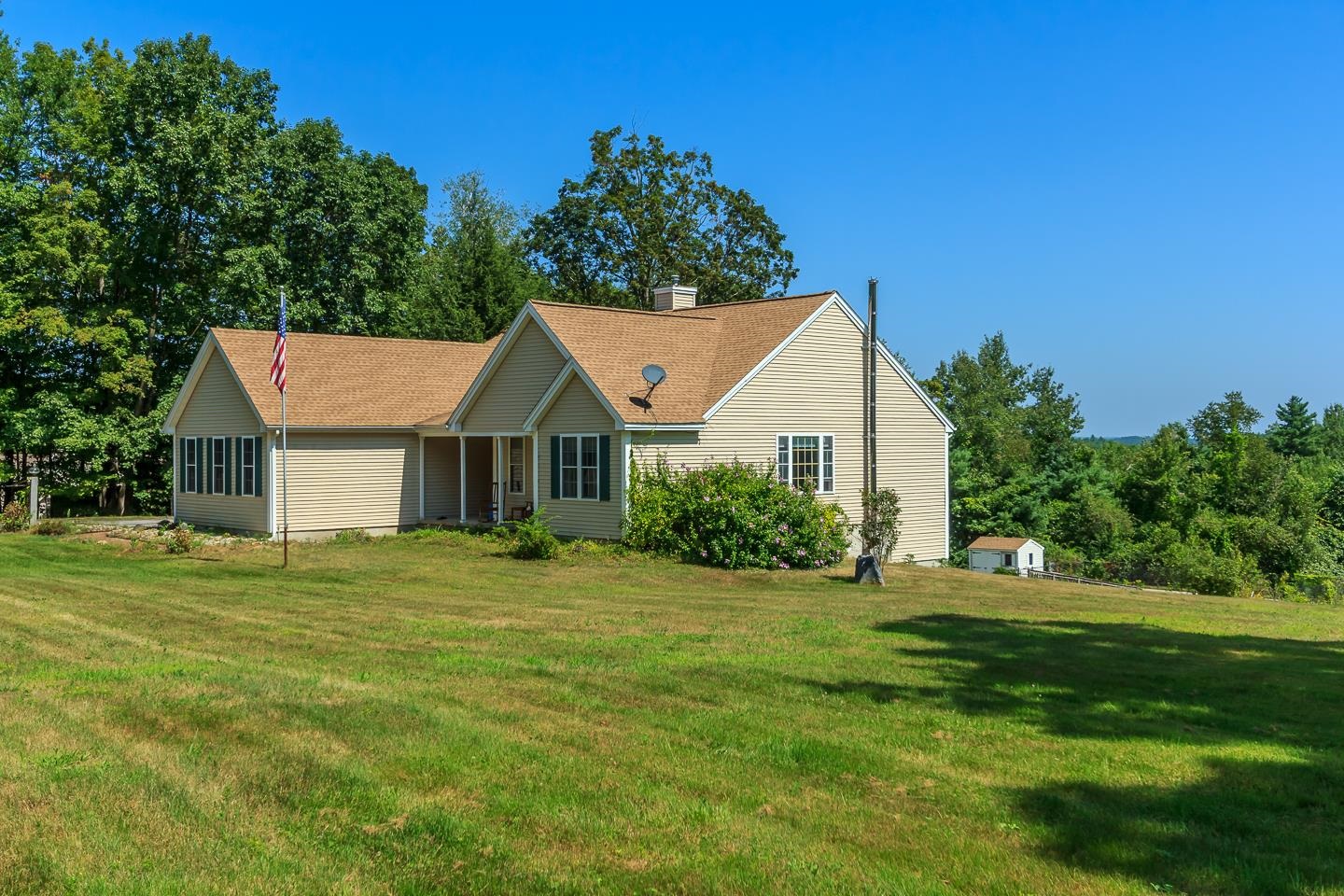 263 Cochran Hill Road New Boston, NH 03070 - Photo 4 of 33