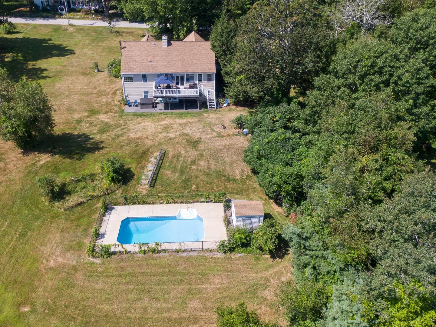 263 Cochran Hill Road New Boston, NH 03070 - Photo 5 of 33