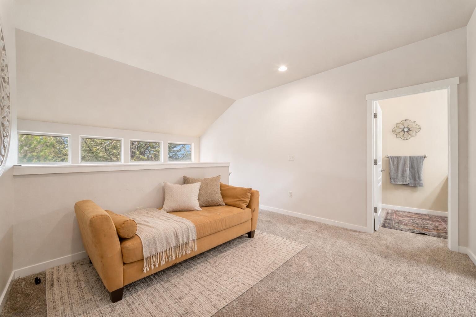 11170 Village Loop Redmond, OR 97756 - Photo 21 of 40 32