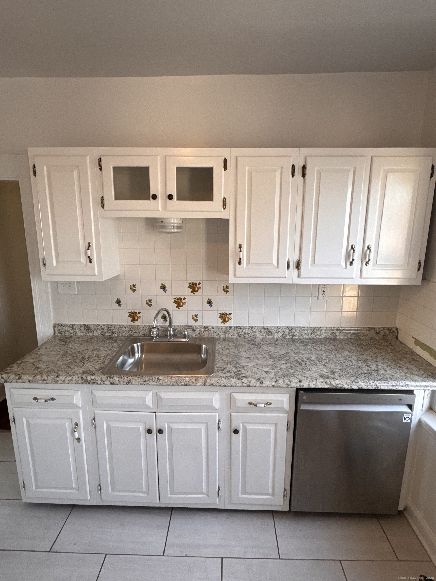 448 Exeter Street, Unit 2 Bridgeport, CT 06606 - Photo 19 of 20