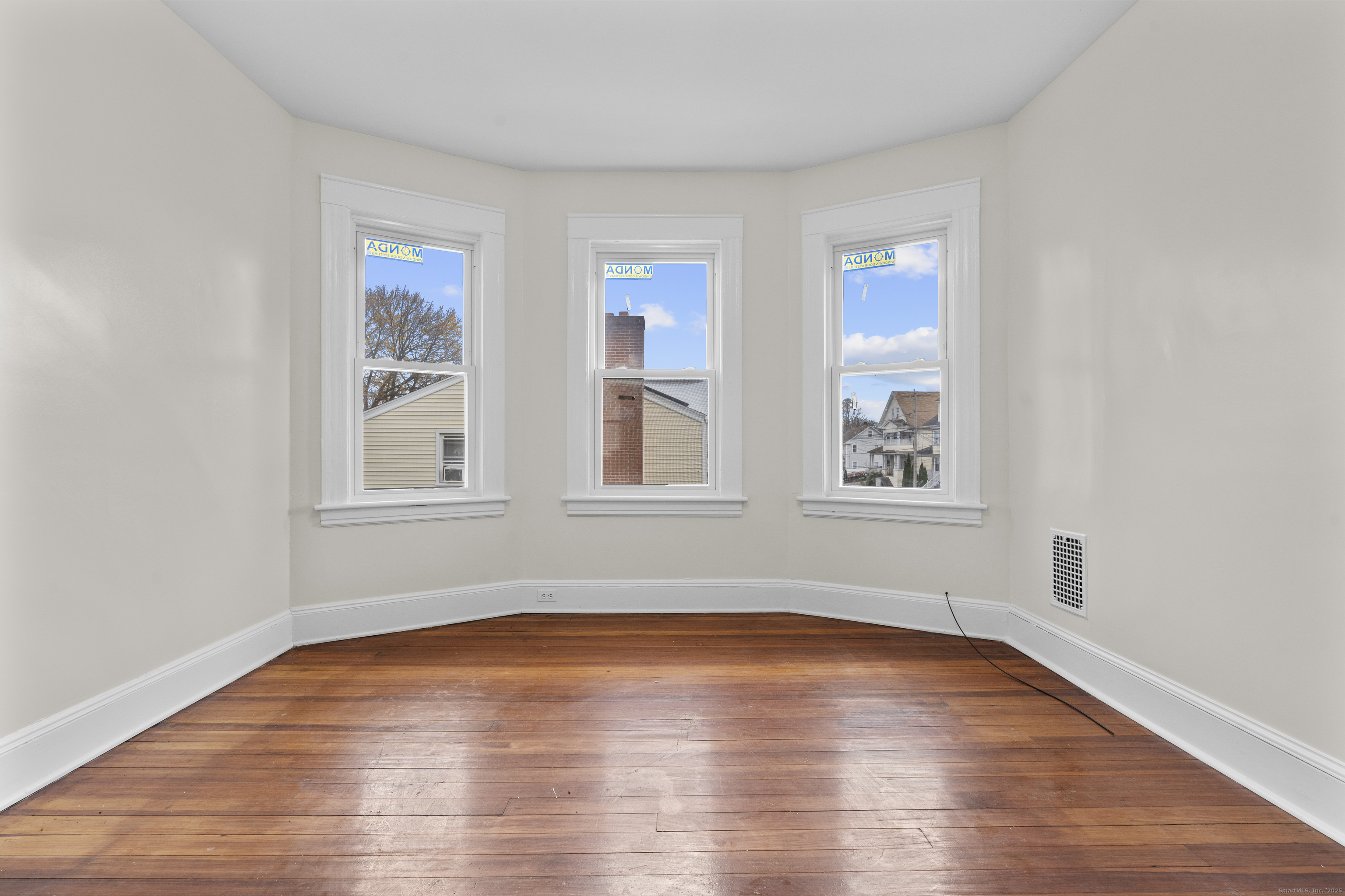 448 Exeter Street, Unit 2 Bridgeport, CT 06606 - Photo 3 of 20