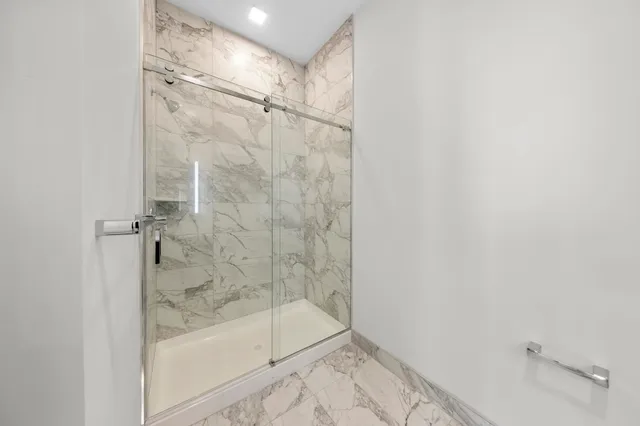 $3,700 | 121 34th Street, Unit 311, Union City, NJ 07087